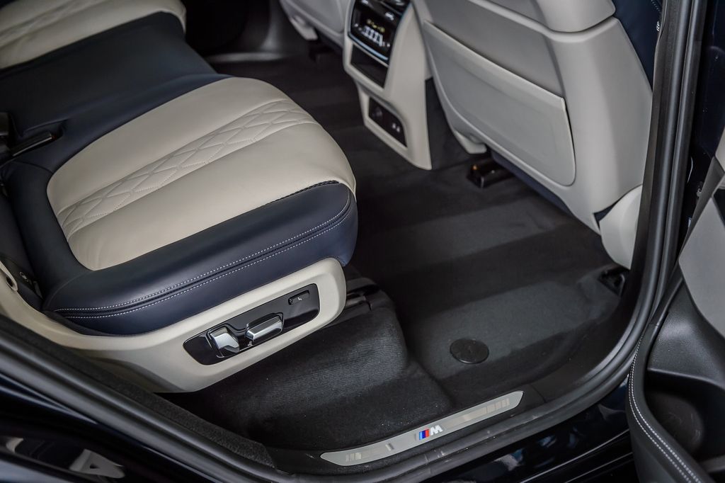 2020 BMW X7 X7 40i xDRIVE M SPORT INDIVIDUAL TWO TONE INTERIOR LOADED MINT - 23061823 - 45