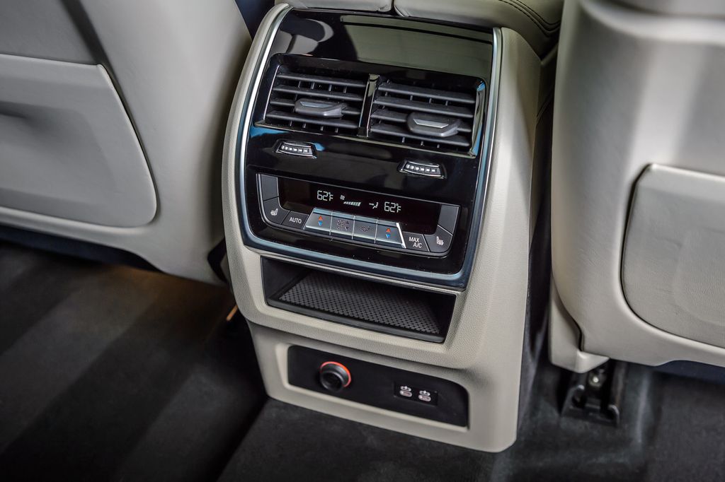 2020 BMW X7 X7 40i xDRIVE M SPORT INDIVIDUAL TWO TONE INTERIOR LOADED MINT - 23061823 - 46