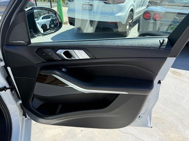2020 BMW X7 xDrive40i Sports Activity Vehicle - 22946646 - 13