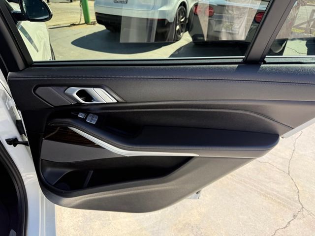 2020 BMW X7 xDrive40i Sports Activity Vehicle - 22946646 - 16