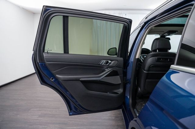 2020 BMW X7 xDrive40i Sports Activity Vehicle - 23037892 - 21