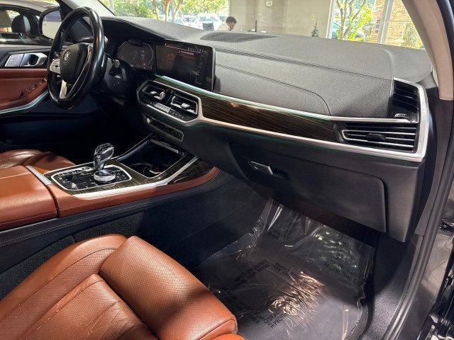 2020 BMW X7 xDrive50i Sports Activity Vehicle - 22941922 - 25