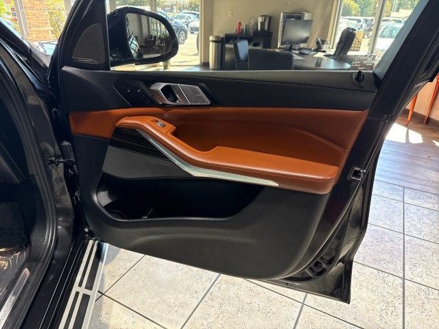 2020 BMW X7 xDrive50i Sports Activity Vehicle - 22941922 - 27