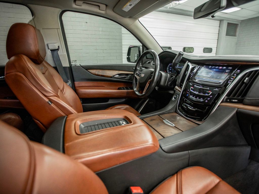 2020 Cadillac Escalade Premium Luxury photo 16