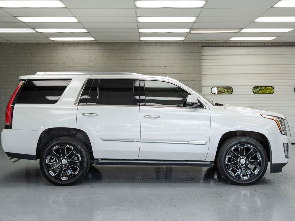 2020 Cadillac Escalade Premium Luxury photo 3