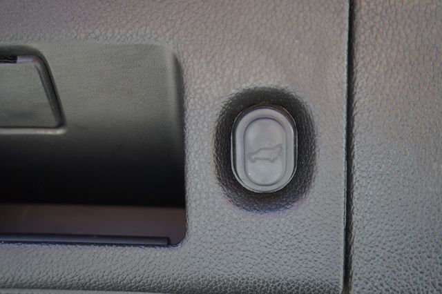 2020 Cadillac Escalade PREMIUM WHEELS, RUNNING BOARDS, THIRD ROW SEATING, LEATHER SEATS - 23035905 - 11