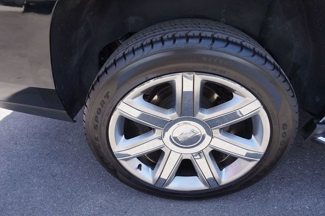 2020 Cadillac Escalade PREMIUM WHEELS, RUNNING BOARDS, THIRD ROW SEATING, LEATHER SEATS - 23035905 - 16
