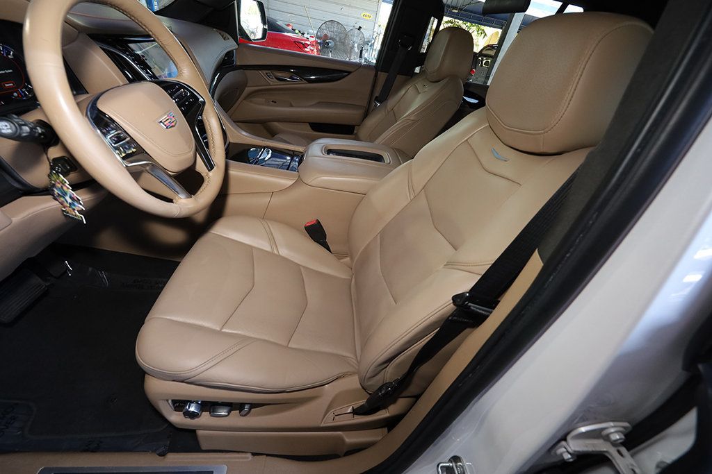 2020 Cadillac Escalade ESV Platinum photo 13