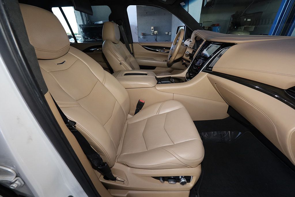 2020 Cadillac Escalade ESV Platinum photo 15