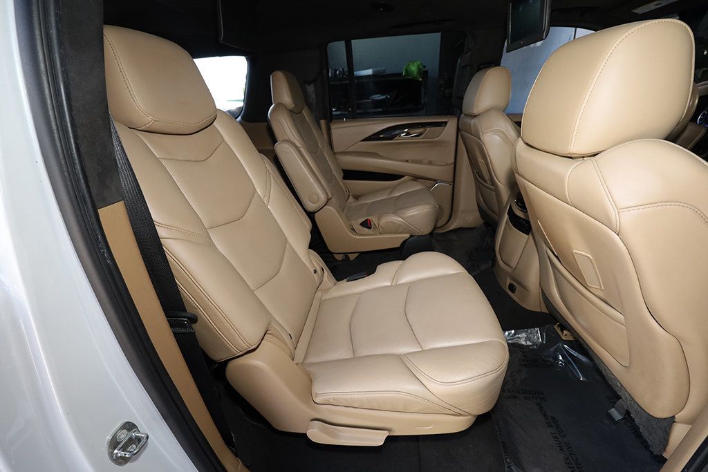 2020 Cadillac Escalade ESV Platinum photo 18