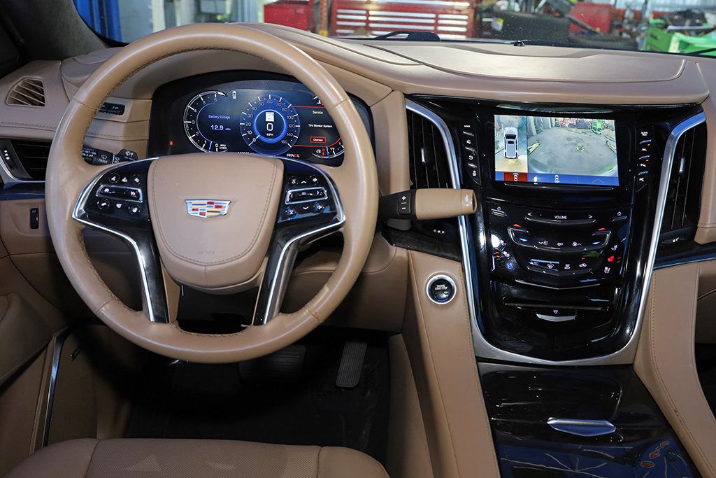 2020 Cadillac Escalade ESV Platinum photo 23