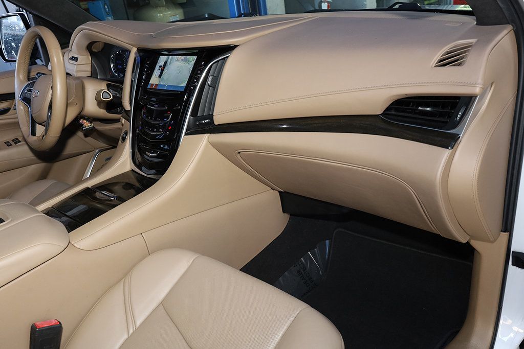 2020 Cadillac Escalade ESV Platinum photo 25