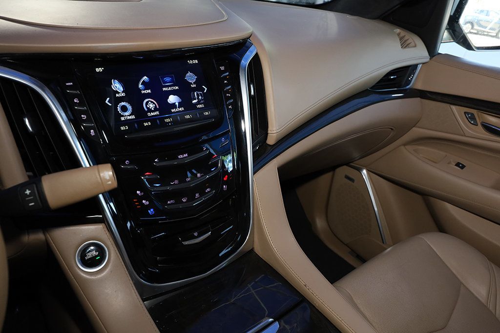 2020 Cadillac Escalade ESV Platinum photo 27