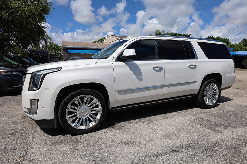 2020 Cadillac Escalade ESV Platinum photo 4