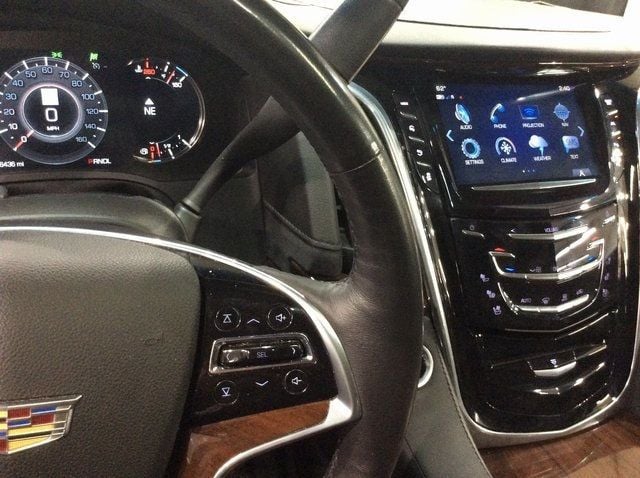 2020 Cadillac Escalade ESV Luxury photo 10