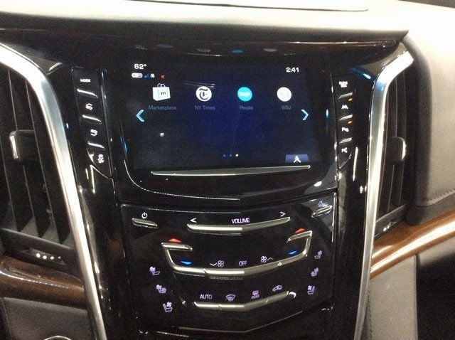 2020 Cadillac Escalade ESV Luxury photo 14