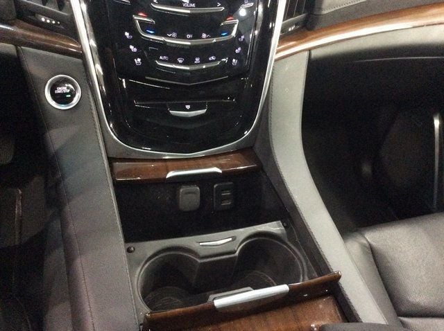 2020 Cadillac Escalade ESV Luxury photo 15