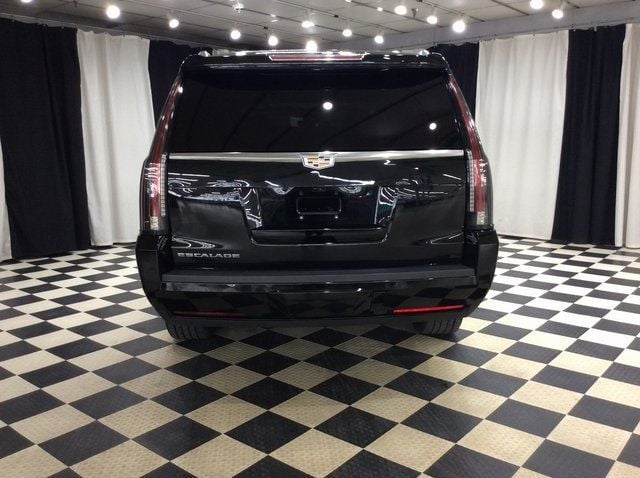 2020 Cadillac Escalade ESV Luxury photo 5