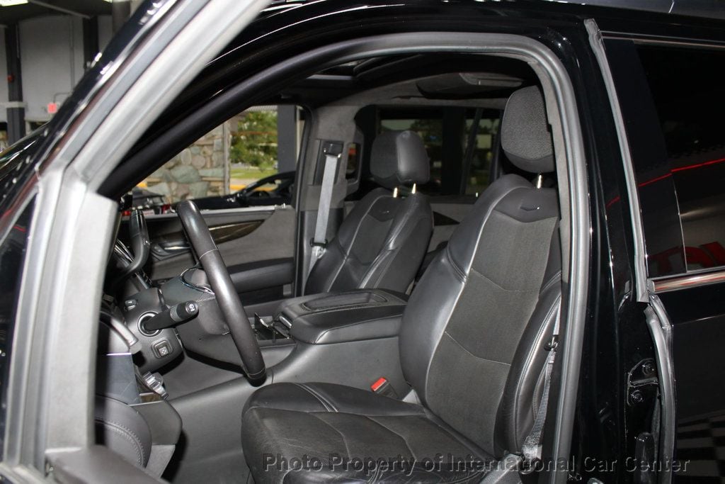 2020 Cadillac Escalade ESV Platinum photo 3