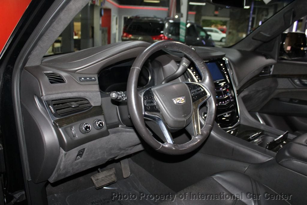 2020 Cadillac Escalade ESV Platinum photo 4