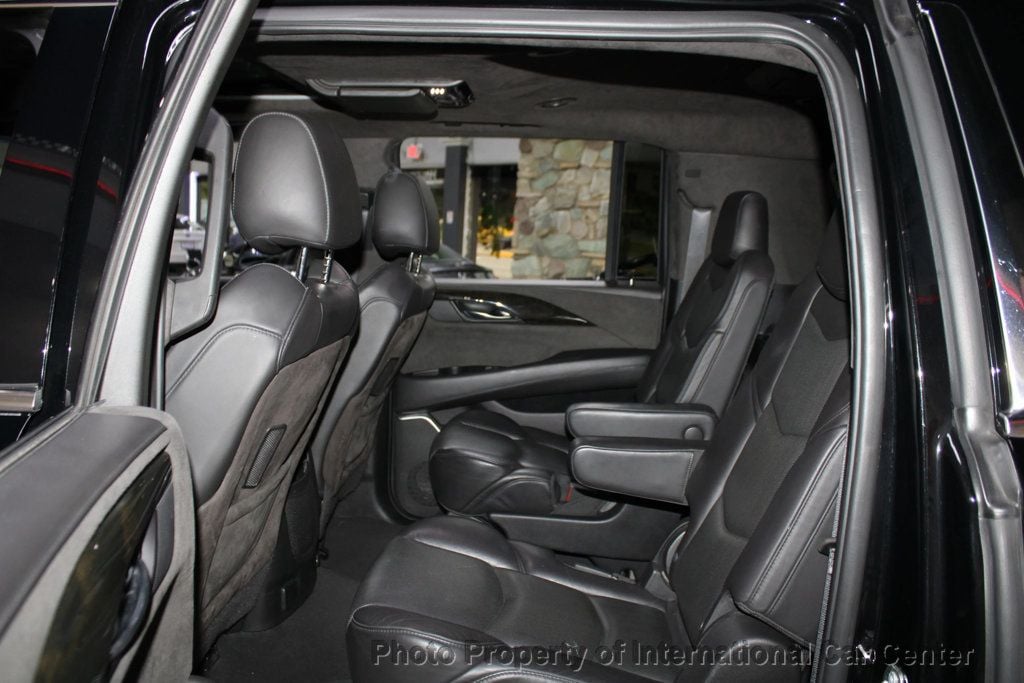 2020 Cadillac Escalade ESV Platinum photo 17