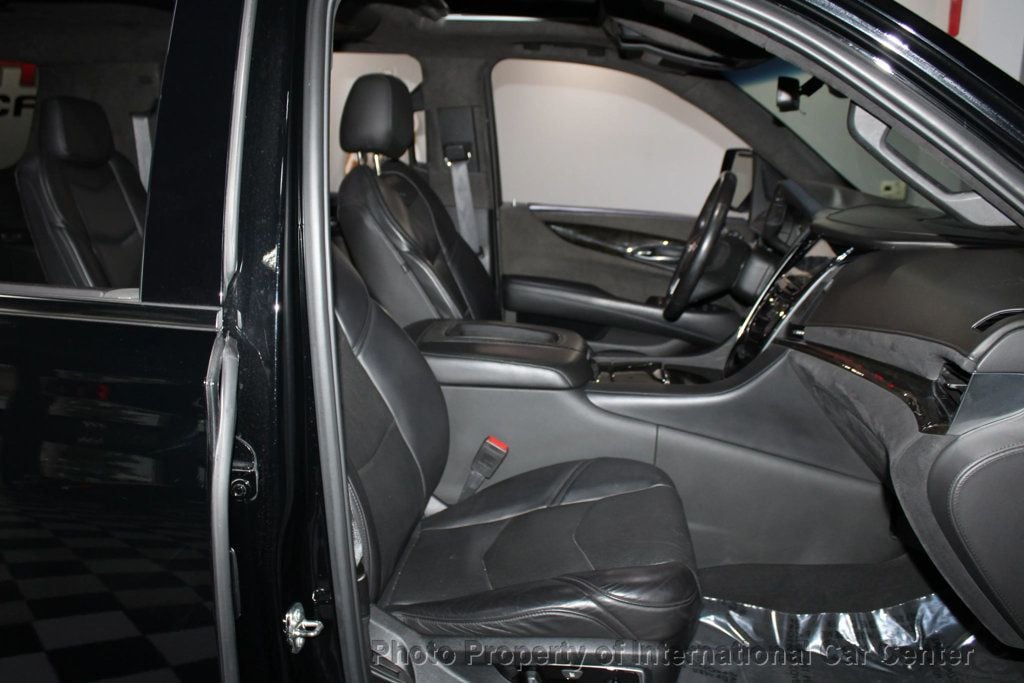 2020 Cadillac Escalade ESV Platinum photo 30