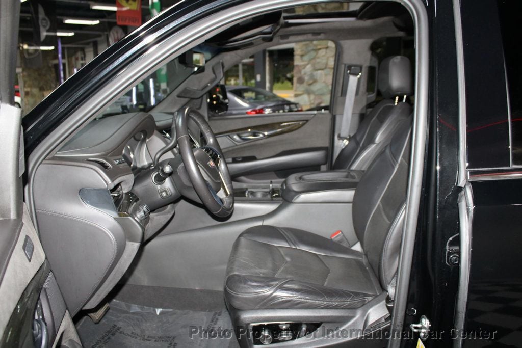 2020 Cadillac Escalade ESV Platinum photo 2