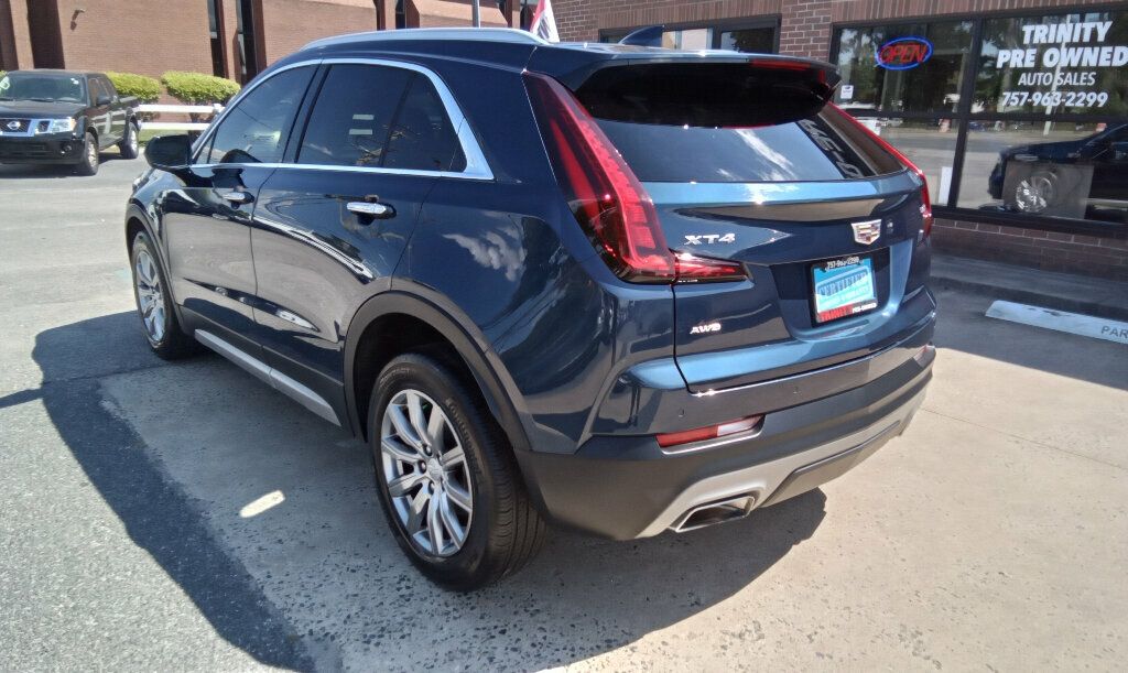 2020 Cadillac XT4 Premium Luxury photo 2