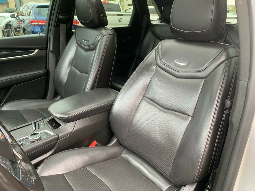 2020 Cadillac XT5 Premium Luxury photo 2