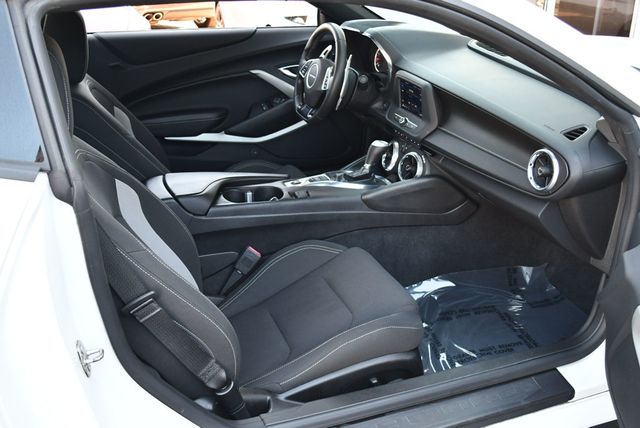 2020 Chevrolet Camaro 2 Door Coupe 1LT W/RS Package - 23002705 - 17