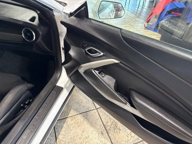 2020 Chevrolet Camaro 2dr Convertible 1LT - 22941388 - 13