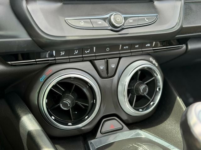 2020 Chevrolet Camaro 2dr Convertible 1LT - 23015213 - 28