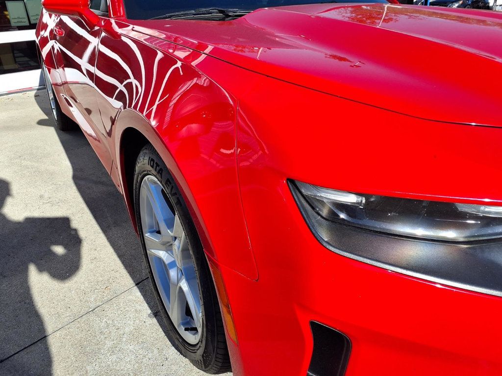 Chevrolet Camaro photo 2