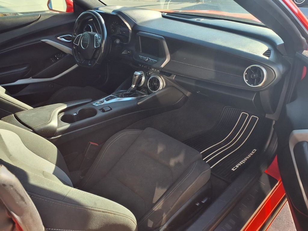 Chevrolet Camaro photo 3