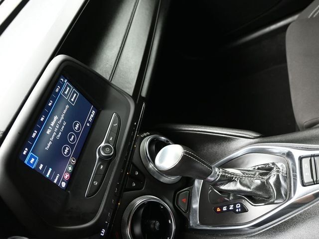2020 Chevrolet Camaro 2dr Convertible 1LT - 23066843 - 19