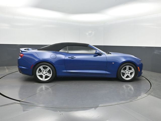 2020 Chevrolet Camaro 2dr Convertible 1LT - 23066843 - 29