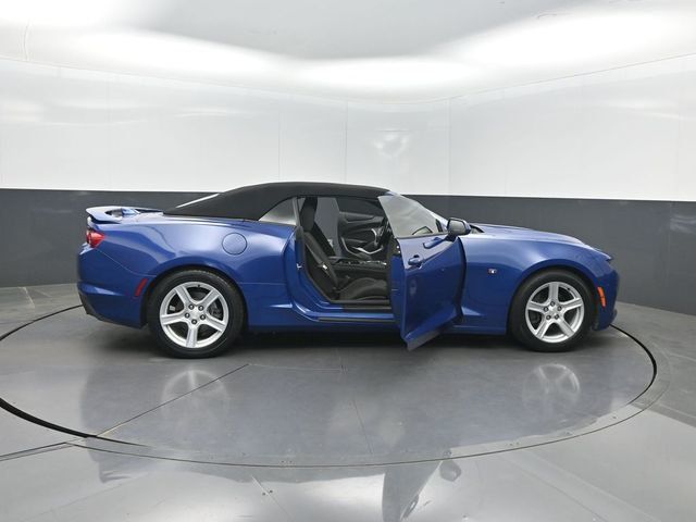 2020 Chevrolet Camaro 2dr Convertible 1LT - 23066843 - 33