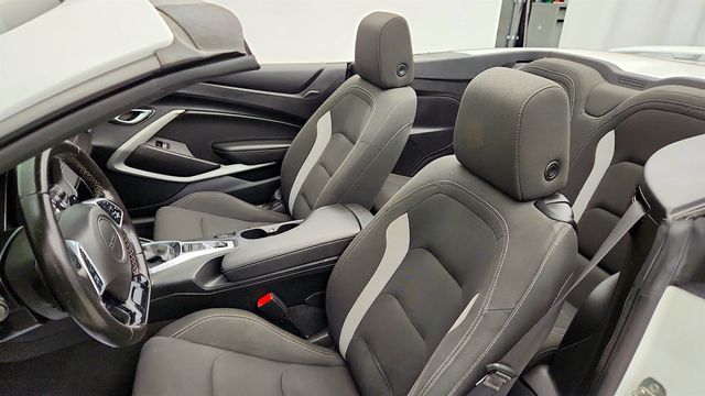 2020 Chevrolet Camaro 2dr Convertible 1LT w/ Upgraded Engine & Tranmission - 23019527 - 20