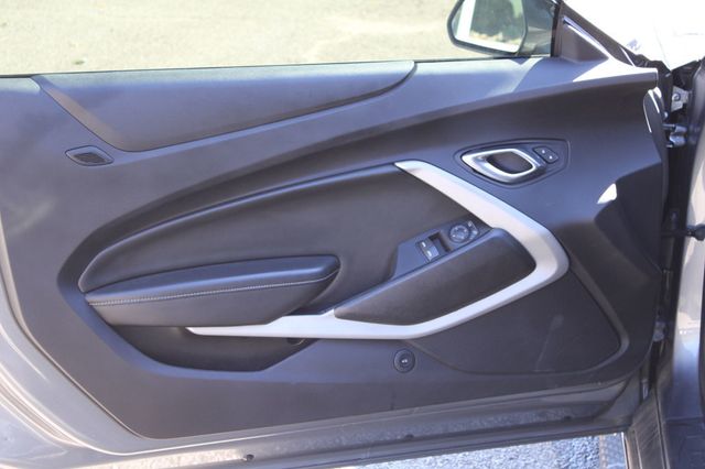 2020 Chevrolet Camaro 2dr Coupe 1LT - 22773033 - 11