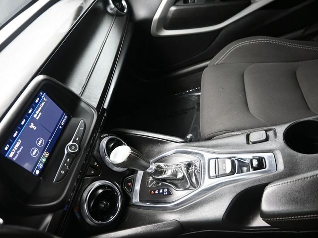 2020 Chevrolet Camaro 2dr Coupe 1LT - 22971961 - 20