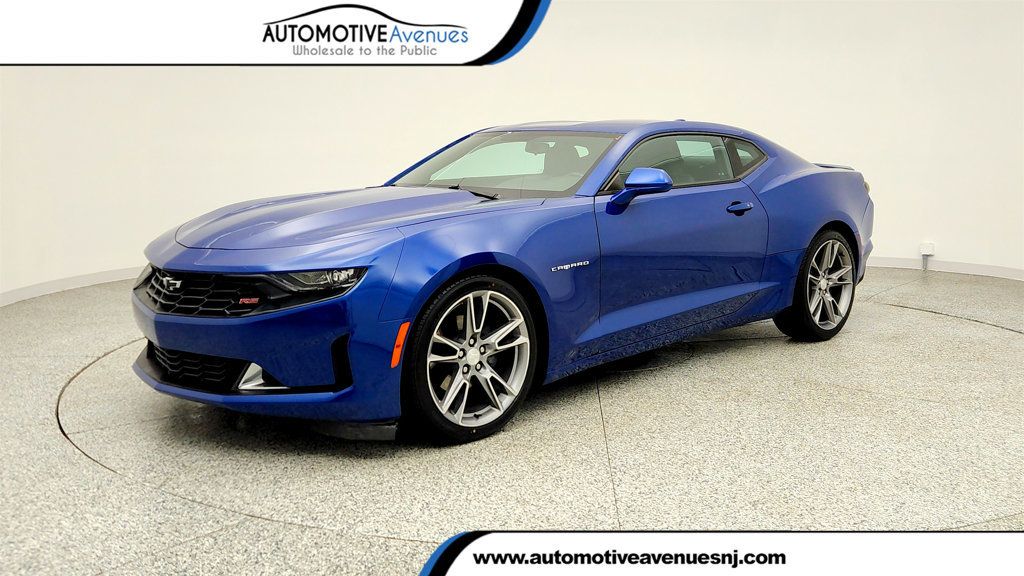 2020 Chevrolet Camaro 2dr Coupe 1LT w/ RS & Technology Packages - 23008109 | Video 1