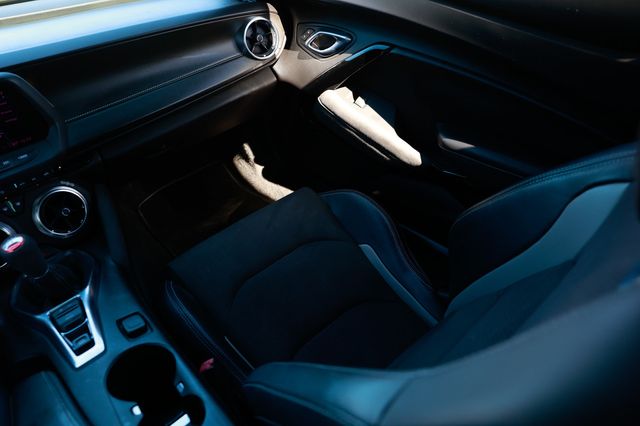 2020 Chevrolet Camaro 2dr Coupe 1SS - 22943408 - 23