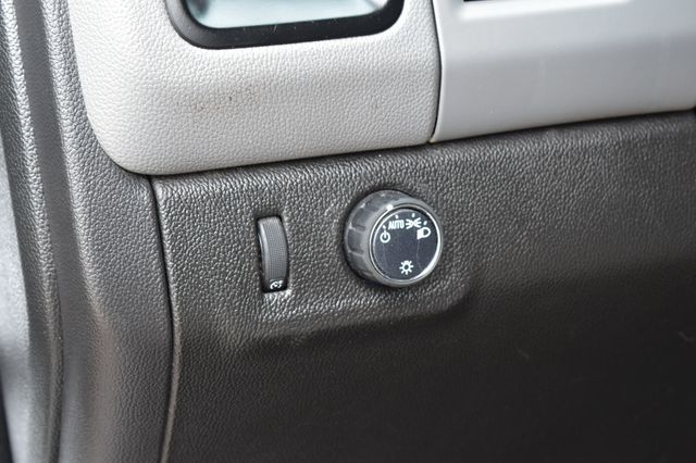 2020 Chevrolet Colorado 2WD Ext Cab 128" Work Truck - 23016968 - 24