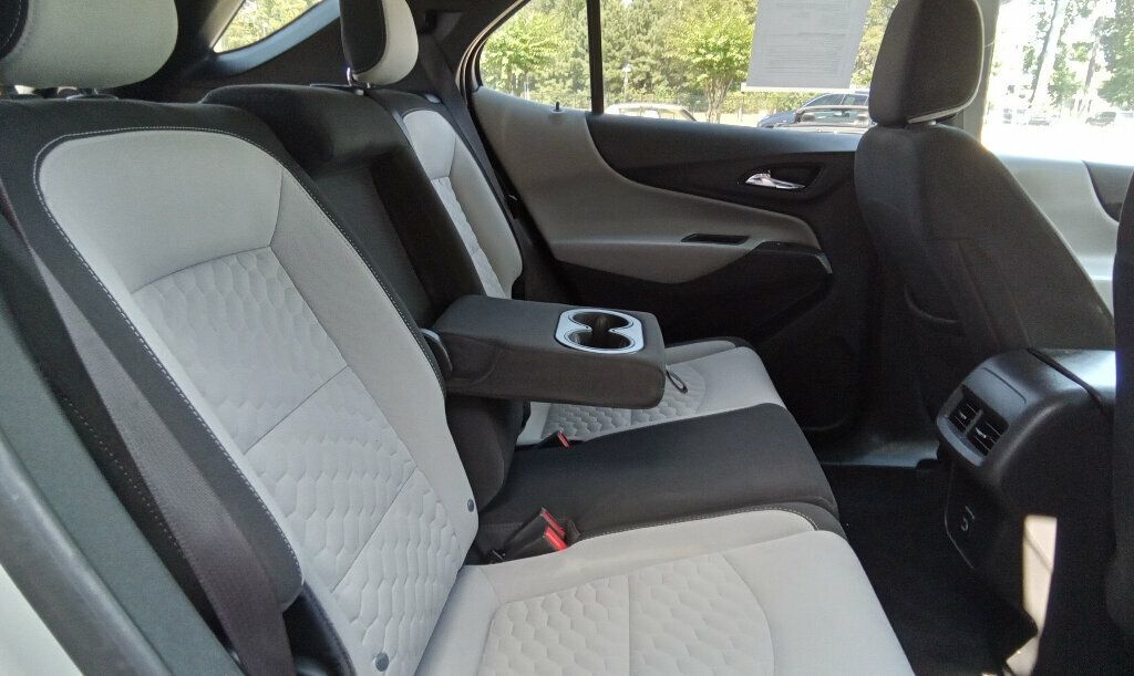 2020 Chevrolet Equinox LS photo 8