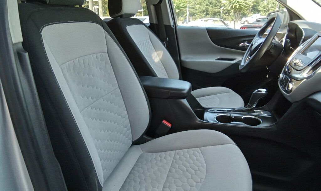 2020 Chevrolet Equinox LS photo 9