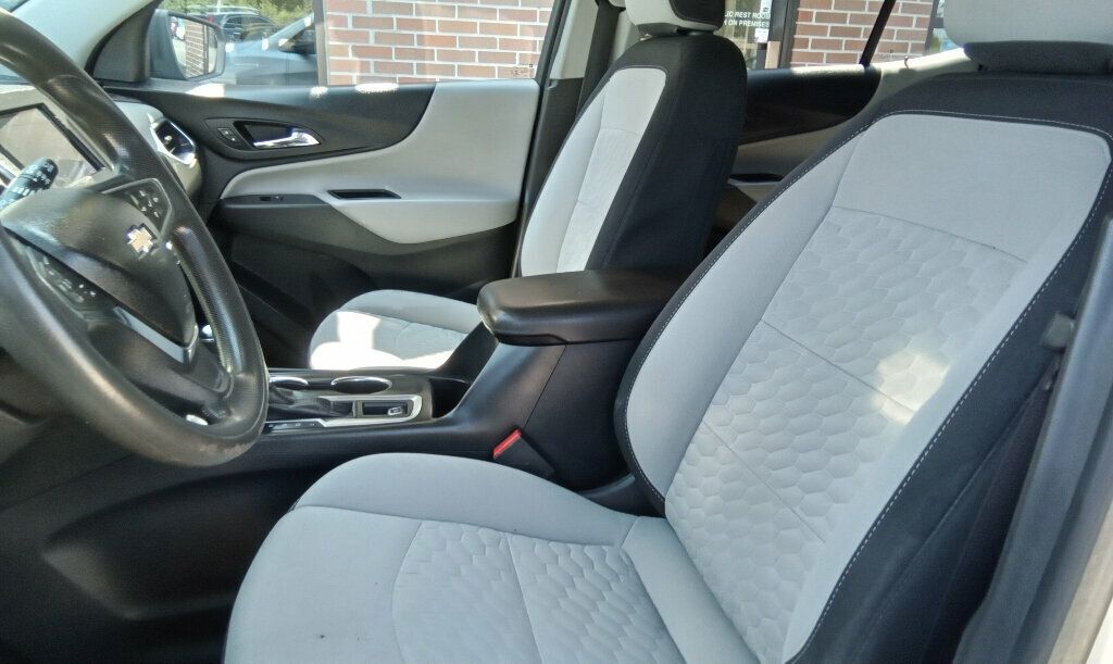 2020 Chevrolet Equinox LS photo 5