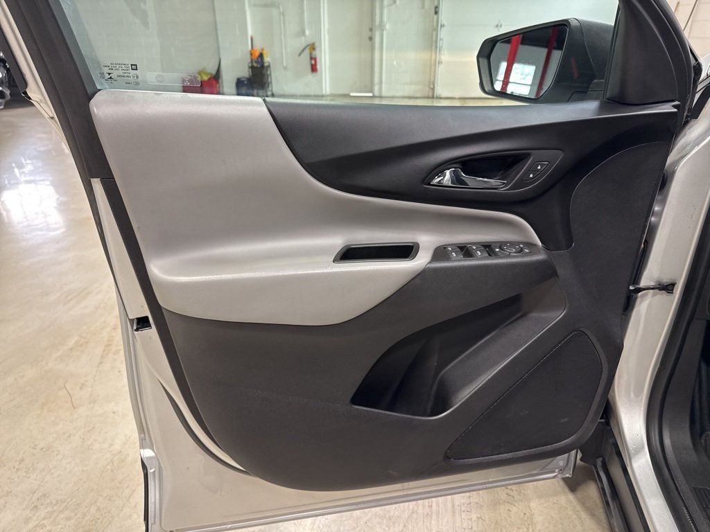 2020 Chevrolet Equinox FWD 4dr LS w/1LS - 22982925 - 27