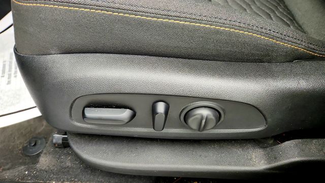 2020 Chevrolet Equinox FWD 4dr LT w/2FL & Driver Convenience Package & Power Liftgate - 23040952 - 9