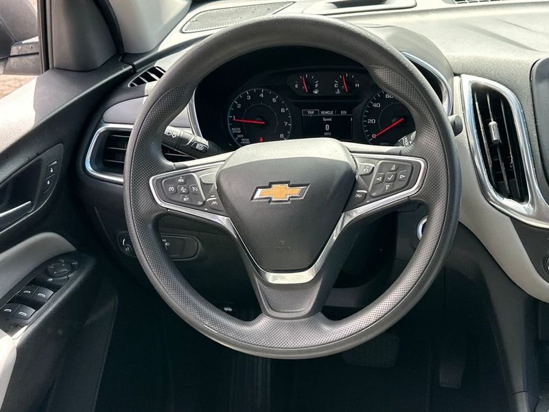 2020 Chevrolet Equinox LS - 23045256 - 17