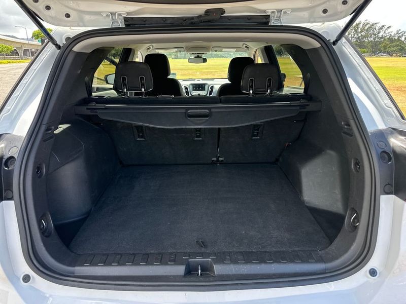2020 Chevrolet Equinox LS - 23045256 - 19